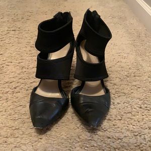 Jessica Simpson Black strappy high heels